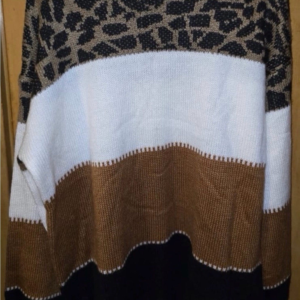 Chic Leopard Patterned Cowl Neck Sweater